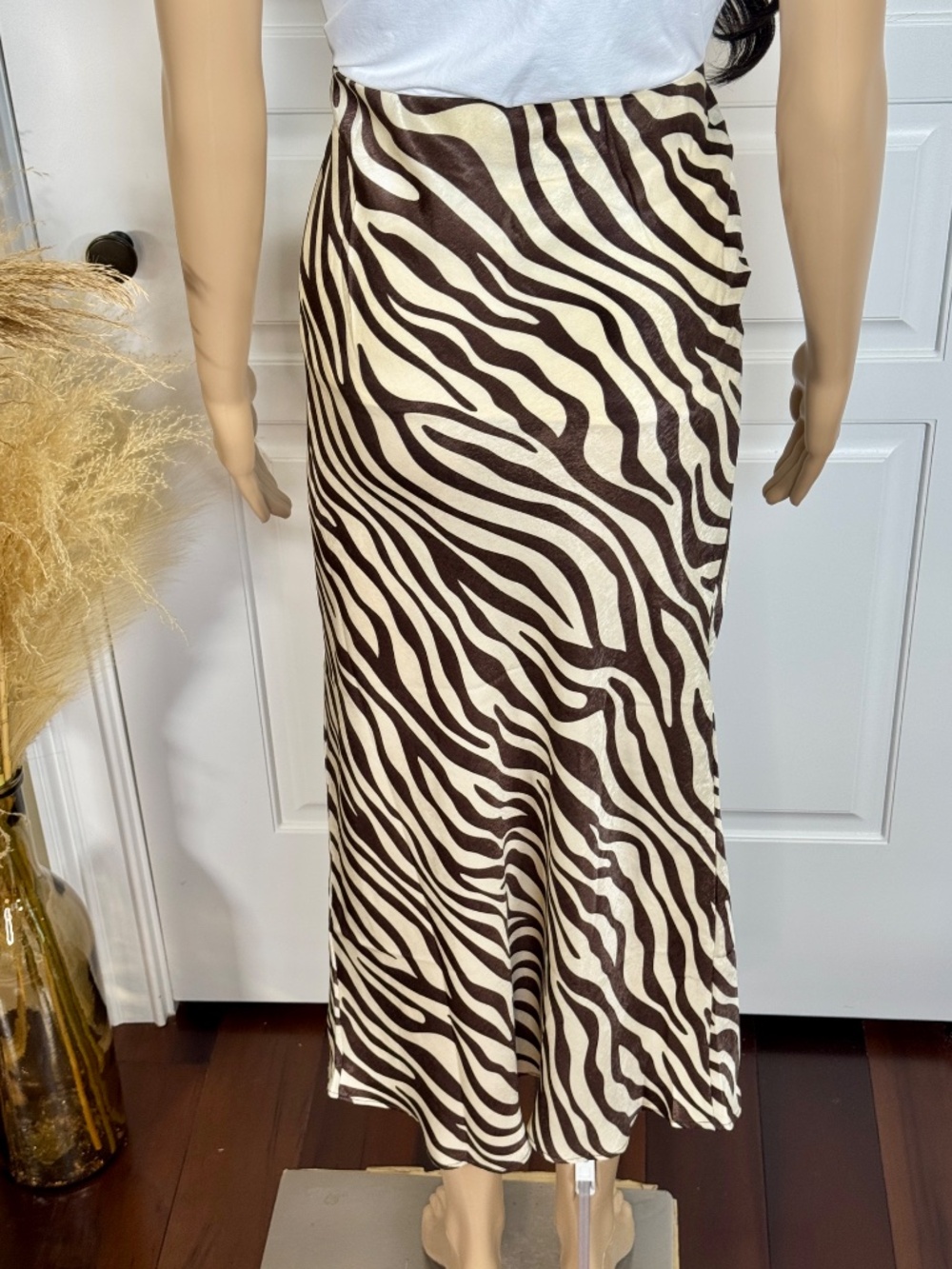 ELASTIC WAIST TIGER PRINT MIDI SKIRT - NWOT - Picture 10 of 17